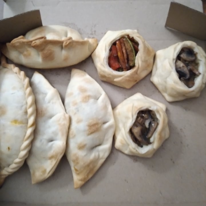 review photo of Un amor de vegano Empanadas shared by @saragr on 06 Jul 2021 - review
