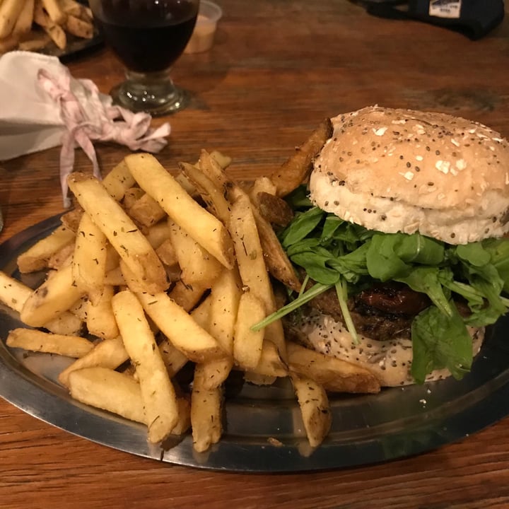 photo of Deniro Hamburguesa Vegana shared by @malonso23 on  10 Apr 2021 - review
