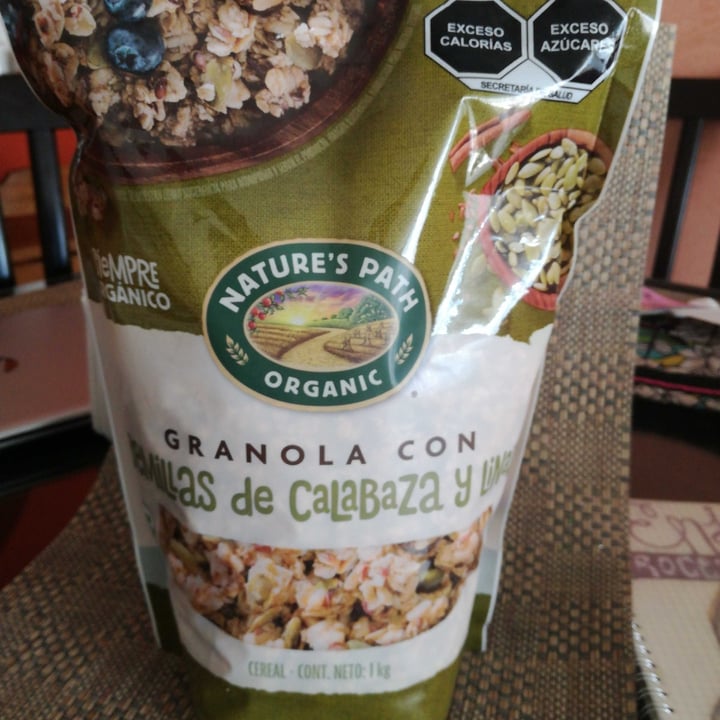 photo of Nature's Path Foods Granola con semillas de calabaza y linaza shared by @pilina on  09 Dec 2021 - review