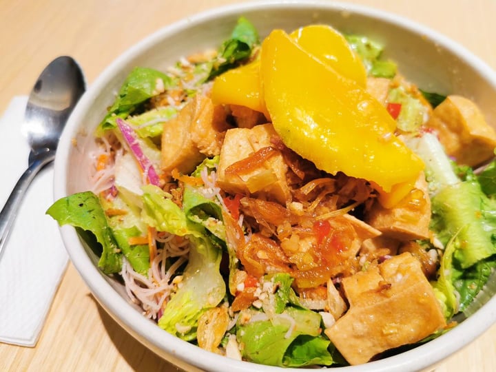 photo of The Roots Salad Bar Thai Tofu Salad shared by @deanna89 on  22 Nov 2019 - review