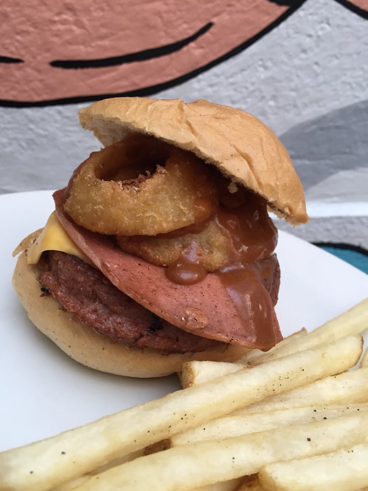 review photo of We Love Burgers We Love Beyond burger shared by @latats on 12 Feb 2020 - review