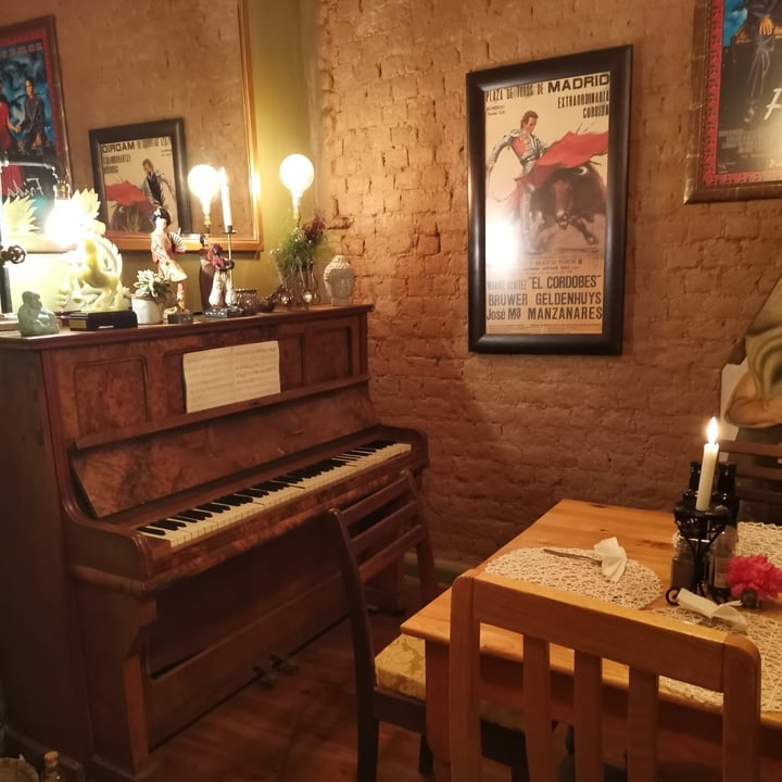 review photo of Cafe Rust Veggie Pizza shared by @lunascorner on 28 Apr 2022 - review