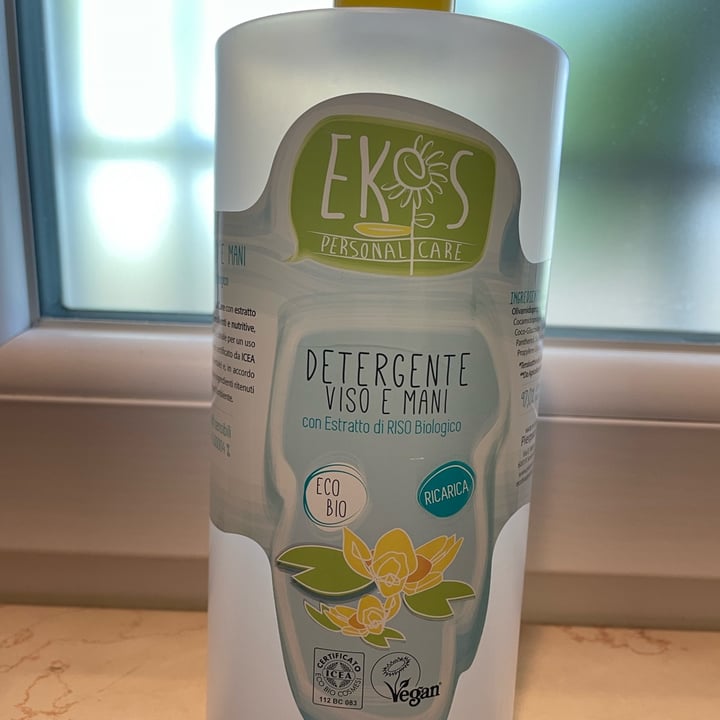 photo of Ekos personal care Detergente viso e mani con estratto di riso shared by @alesant on  16 Jun 2022 - review
