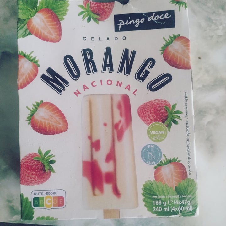 photo of Pingo doce gelado morango nacional shared by @veganshakti on  30 Jul 2022 - review