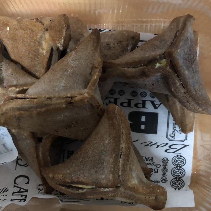 review photo of לייבוביץ אוזני המן שוקולד במילוי גנאש וניל. shared by @mantegvosh on 24 Mar 2021 - review