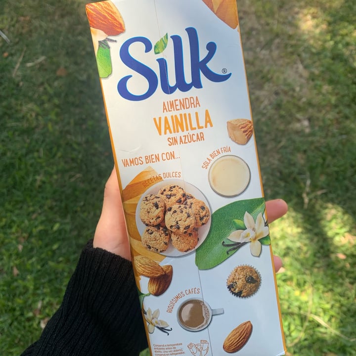 photo of Silk Almendra vainilla shared by @delfiveg on  14 Oct 2022 - review