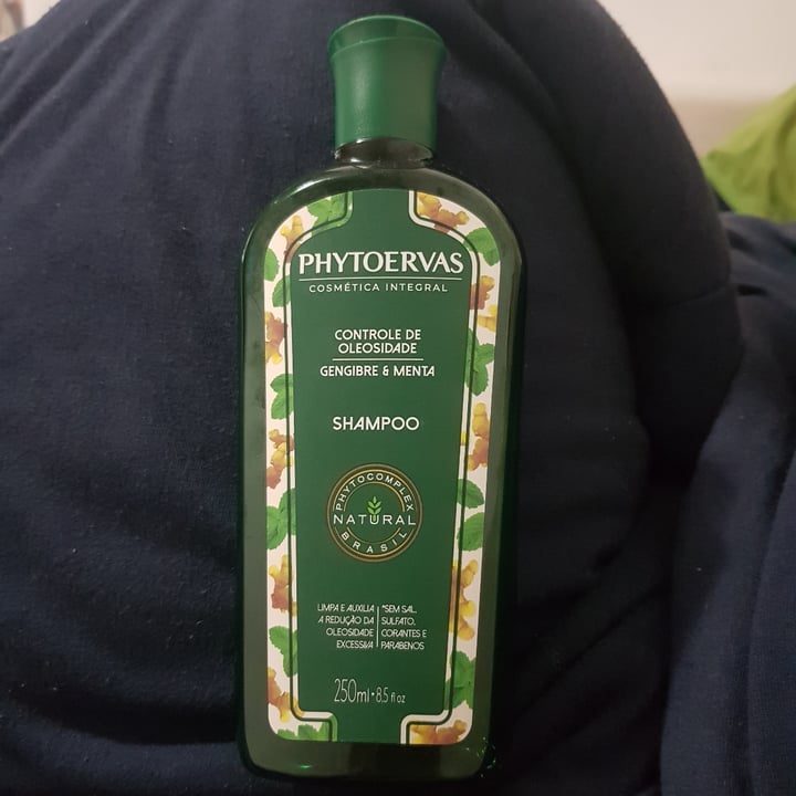photo of Phytoervas Shampoo Controle De Oleosidade - Gengibre E Menta shared by @jullygirl on  22 Apr 2022 - review