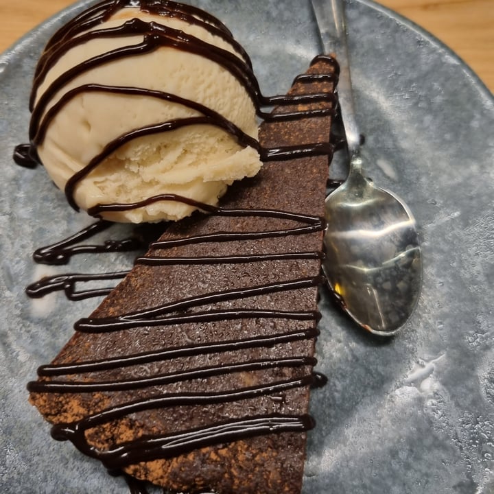 photo of Wagamama Leicester Chocolate Orange Cake shared by @laurenjadek on  11 Oct 2021 - review
