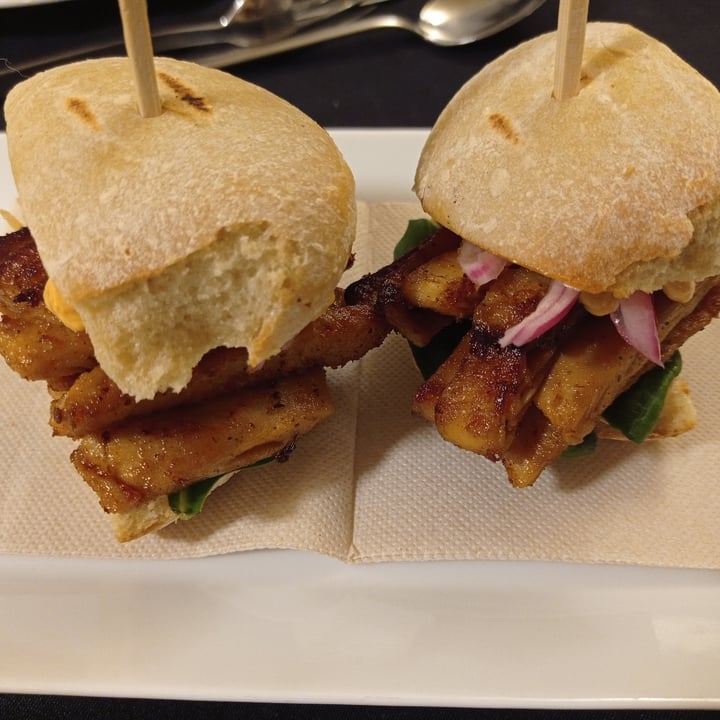 review photo of Restaurant Casa Albets Mollete de heura adobada shared by @sssoniatoledo on 20 Mar 2022 - review