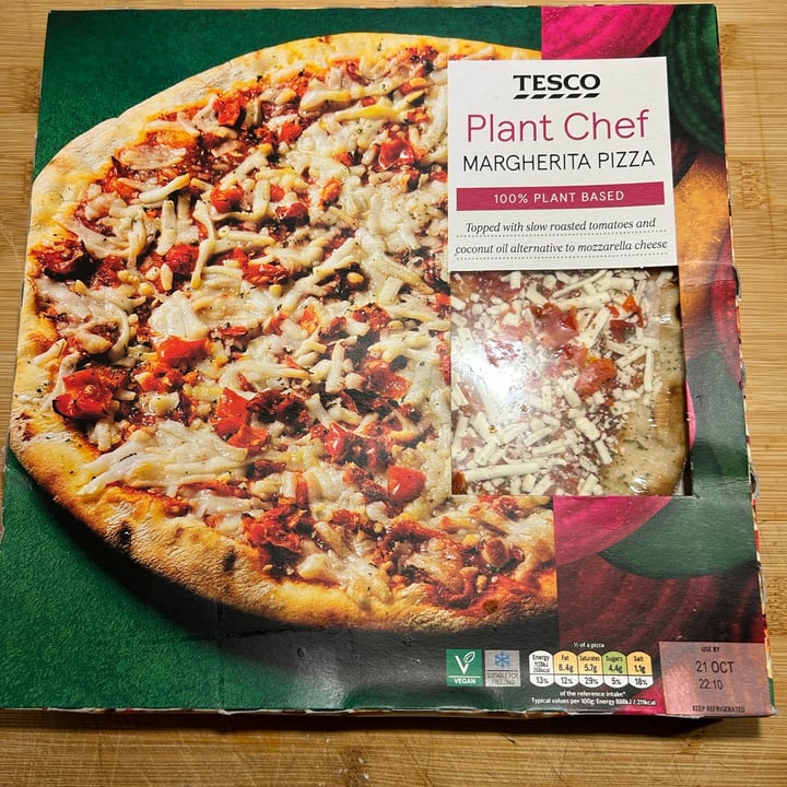 photo of Tesco Plant Chef Tesco Plant Chef Margarita Pizza shared by @godefroy86 on  24 Oct 2022 - review