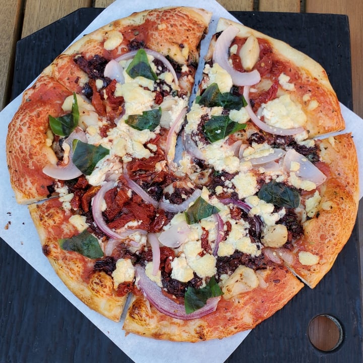 photo of Virtuous Pie Mediterranean Pizza shared by @flycrayon on  18 Jul 2021 - review