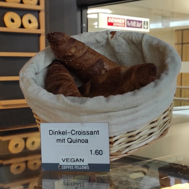 photo of Coffee Fellows - Kaffee, Bagels, Frühstück Dinkel Croissant mit Quinoa shared by @niklabelloli1 on  09 Dec 2022 - review