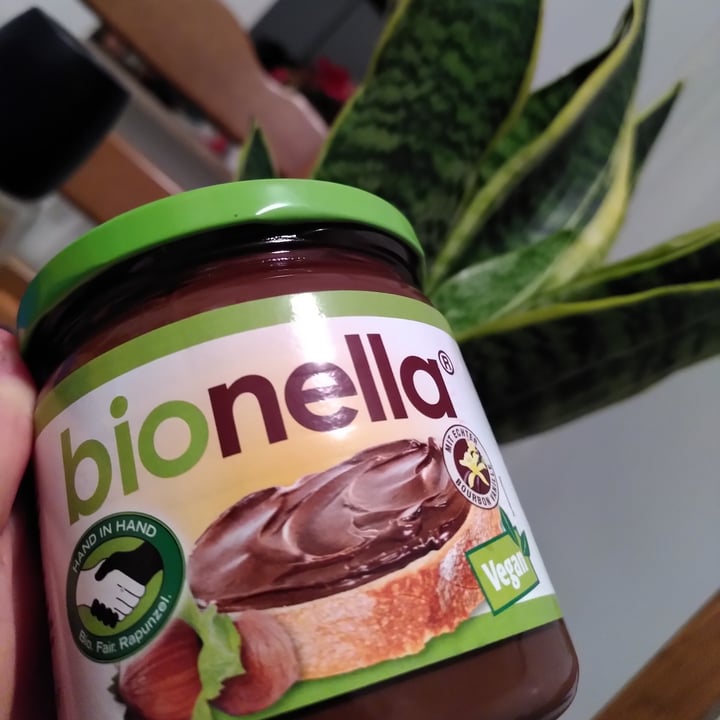 review photo of Bionella Bionella Chocolate Spread Nuss-Nougat-Creme shared by @kathalovesturtles on 19 Dec 2021 - review