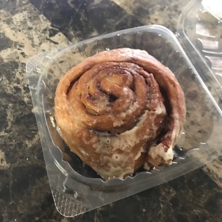 photo of Hard Times Cafe Vegan cinnamon roll shared by @plants on  31 Oct 2020 - review