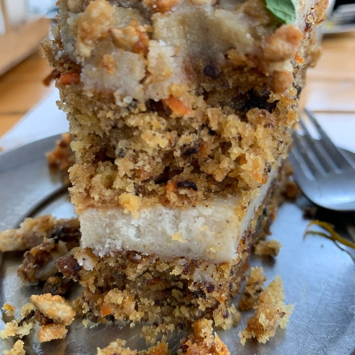 photo of Angéla - Deli & Coffee Carrot cake shared by @sechague on  15 May 2022 - review