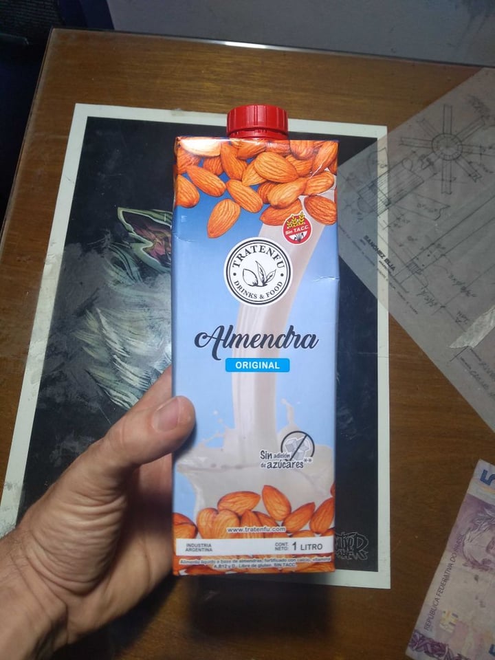 photo of Tratenfu Leche de Almendra Original shared by @punkdebiblioteka on  09 Apr 2020 - review