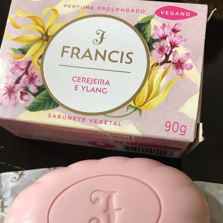 photo of Francis Sabonete de Cerejeira e Ylang shared by @shirleyleite on  21 Jun 2022 - review