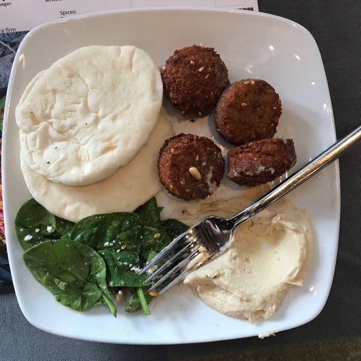 photo of Urban Bites Falafel Bowl shared by @raquelle99 on  04 Nov 2018 - review
