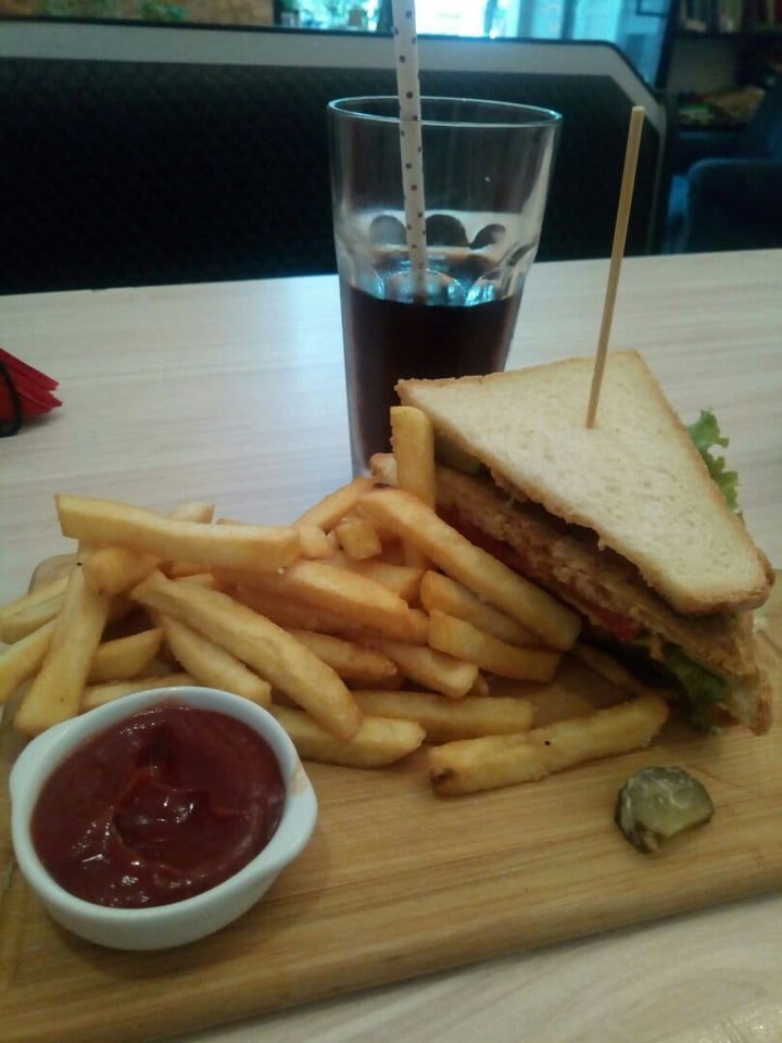 photo of Kiwi Vegan Cafe Tofu sandwich shared by @mrachelg on  25 May 2019 - review