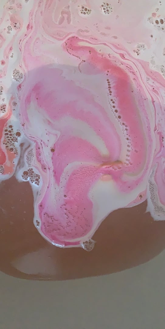 photo of LUSH Fresh Handmade Cosmetics Peachy shared by @karlanicola on  30 Mar 2020 - review