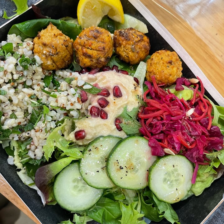 photo of Pret A Manger Falafel Salad shared by @naki on  20 Oct 2021 - review