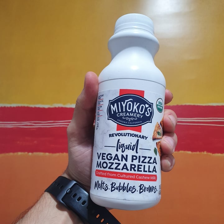 photo of Miyoko's Creamery Liquid Vegan Pizza Mozzarella shared by @paniwilson on  29 Jun 2022 - review