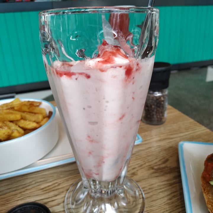 photo of Royale Eatery Vegan Strawberry milkshake shared by @richardsletcher on  06 Sep 2021 - review