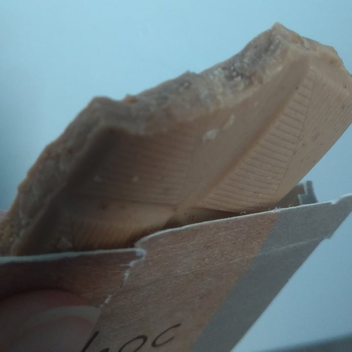 photo of iChoc White Nougat Crisp Vegan Milk-like shared by @lauraugi on  31 Oct 2020 - review