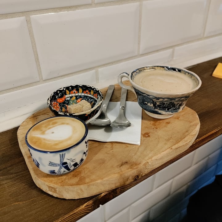 review photo of Tosti Budapest Vegan toasties with coleslaw and latte shared by @militkata on 15 Dec 2022 - review
