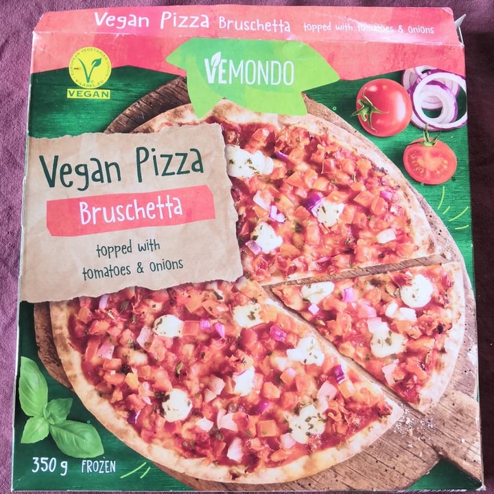 photo of Vemondo  Vegan Pizza Bruschetta shared by @ceciliaa on  31 Aug 2022 - review