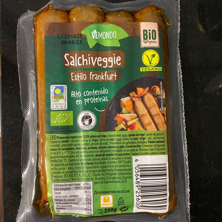 review photo of Vemondo salsichas veganas shared by @beaandveganfood on 23 Nov 2022 - review