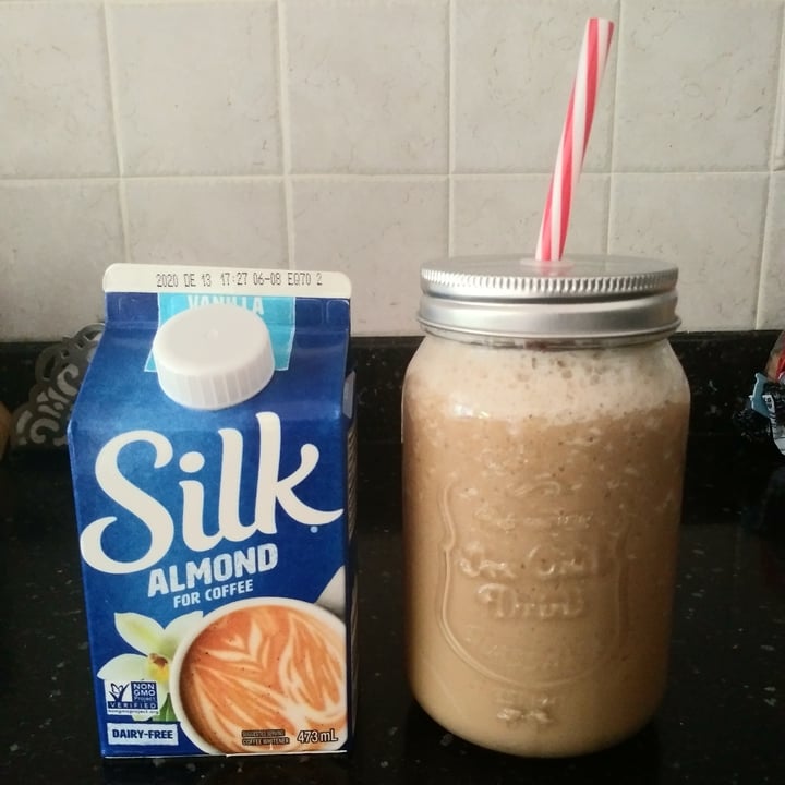 photo of Silk Vanilla Almond for Coffee shared by @practicallyvegan on  07 Oct 2020 - review