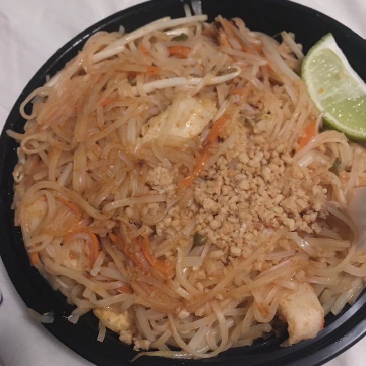 photo of Tenon Vegan Sushi Pad Thai shared by @sara18 on  05 Nov 2020 - review