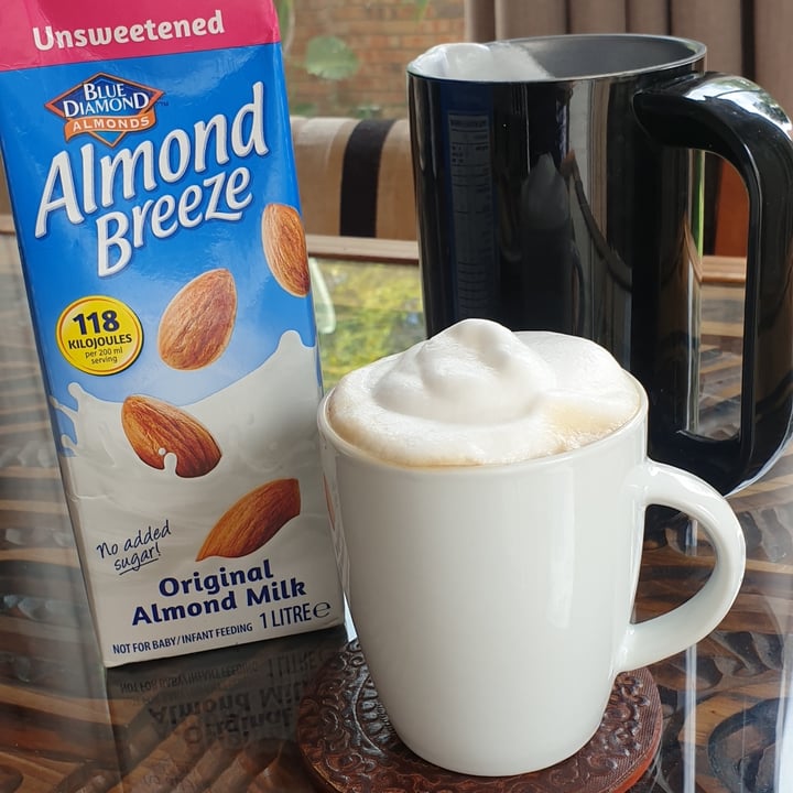 photo of Blue Diamond Almond Milk Unsweetened shared by @petralaranjo on  06 Mar 2021 - review