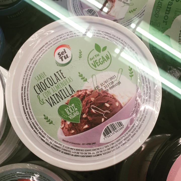 photo of Sei Tu Sei Tu Vegan Vainilla y Chocolate con Almendras shared by @danamorabito on  15 Nov 2020 - review