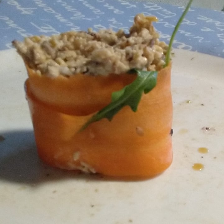 photo of Veganashi - Sushi Vegano Barcelona Combinado (2 Piezas De Cada) shared by @sym on  26 Mar 2022 - review
