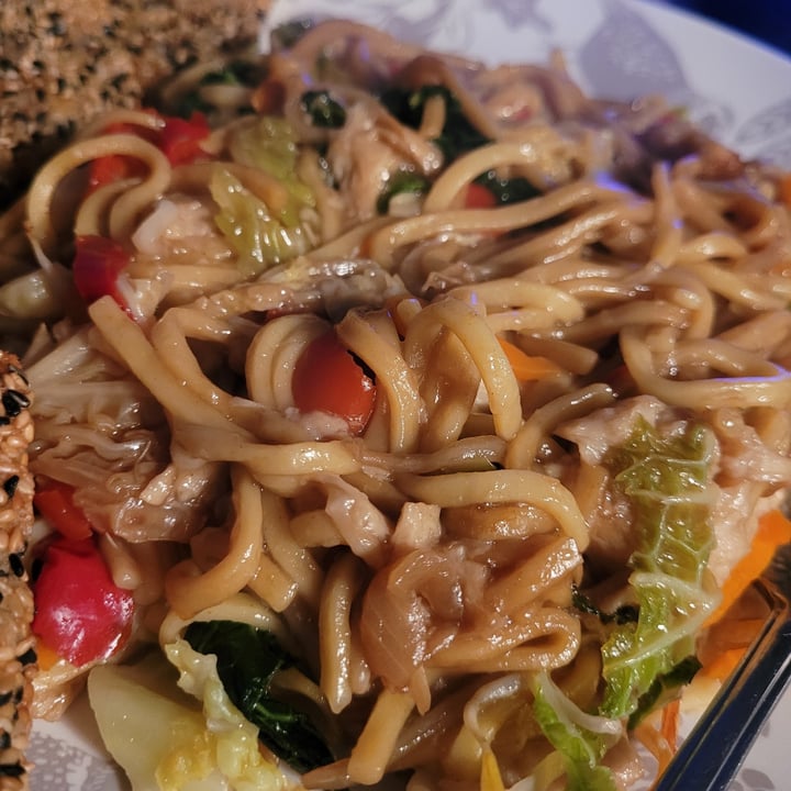 photo of Plant Pioneers No Chicken Chow Mein shared by @mollymoomoo on  22 Jan 2022 - review