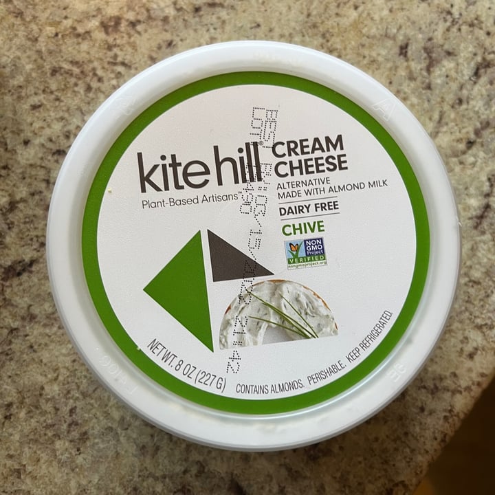 photo of Kite Hill Cream Cheese Alternative Chive shared by @alexoxo on  12 Jan 2022 - review