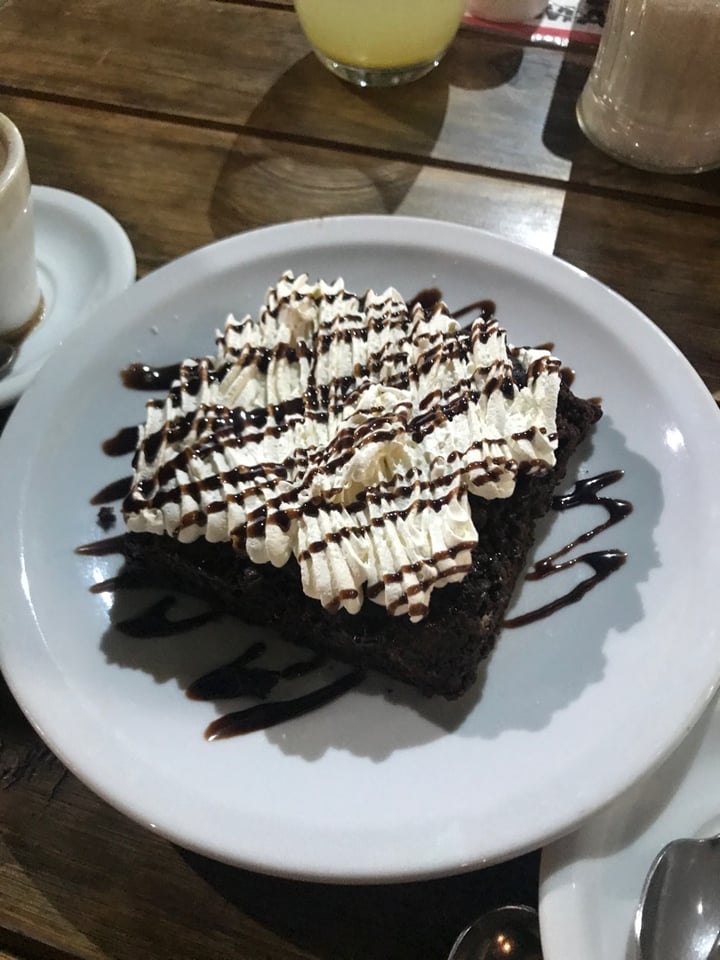 photo of Loving Hut Brownie con Crema shared by @vanepiterman on  23 Feb 2020 - review