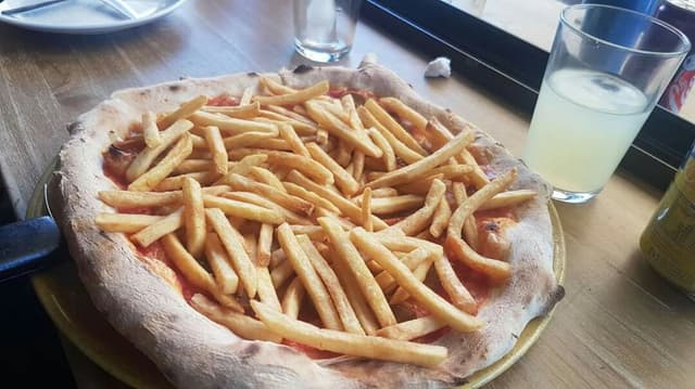 菜肴“Pizza alemana”的照片