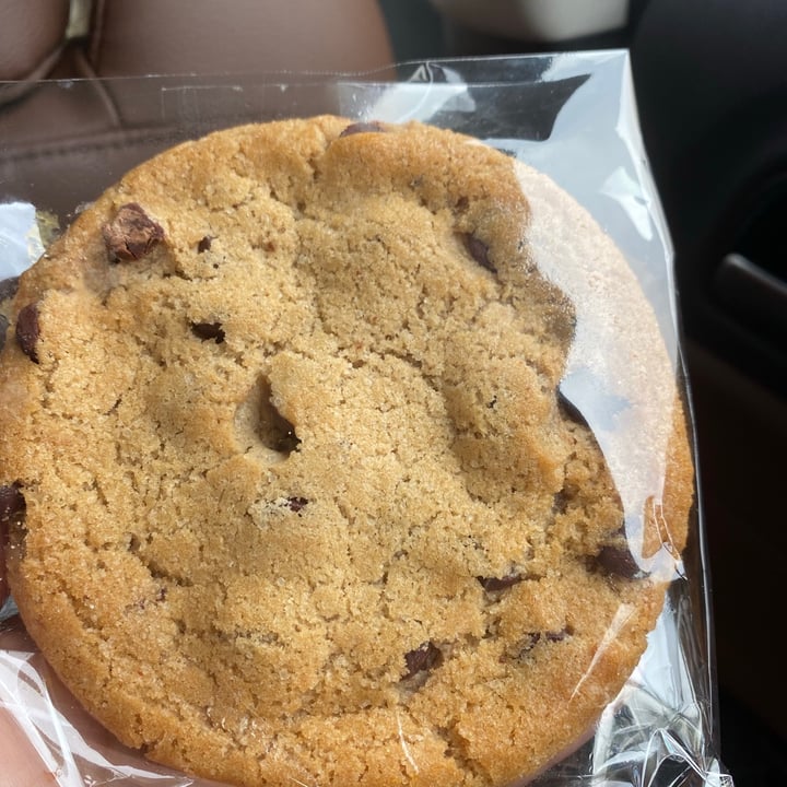 photo of Plant Power Fast Food Chocolate chip cookie shared by @veganzzz on  31 Jul 2021 - review