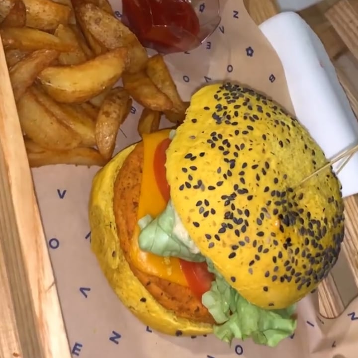 photo of Flower Burger funky cecio shared by @francibet on  09 Sep 2022 - review