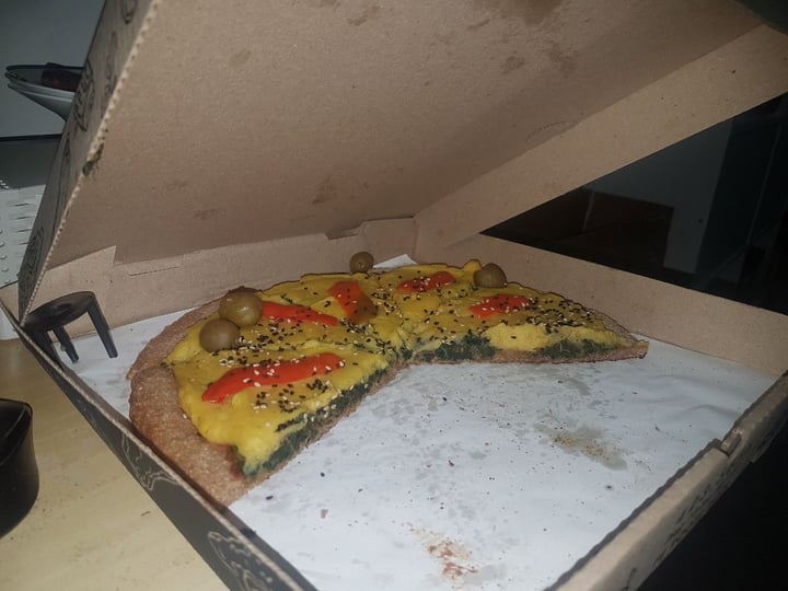 review photo of Roots Pizza Pizza de Espinaca Con Queso Veg shared by @kirt on 11 Dec 2019 - review
