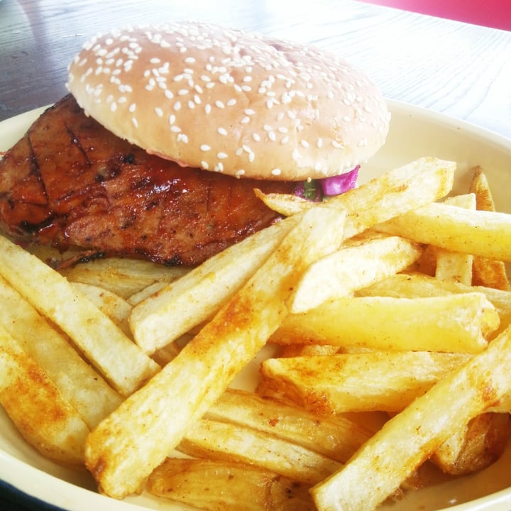 review photo of Asher's Corner Cafe @ Ashers Farm Sanctuary The Unbelievable Burger shared by @shonz on 24 Jan 2021 - review