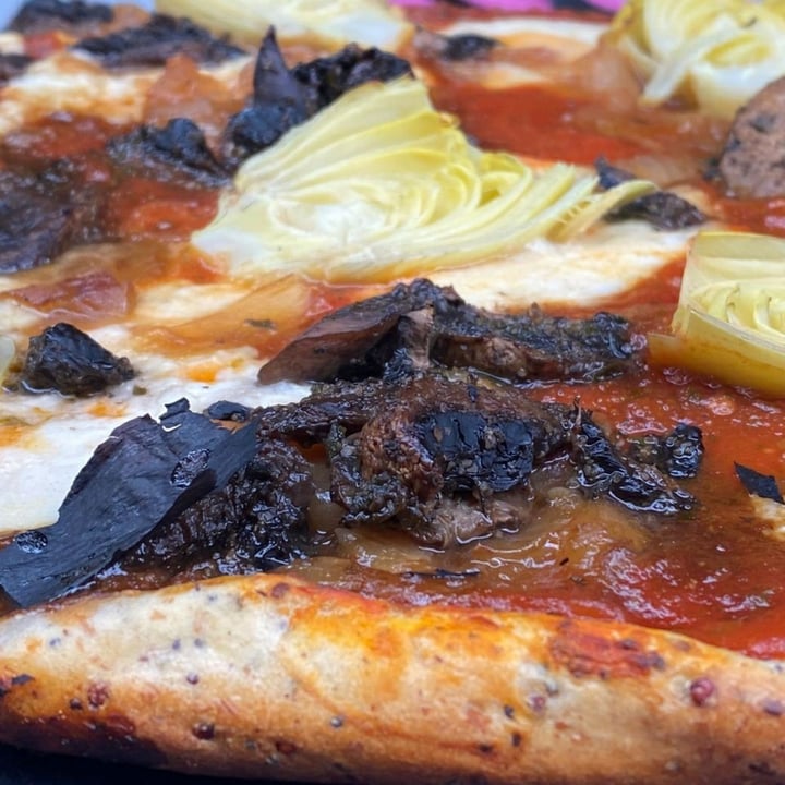 photo of La Galla Tasca Vegana Pizza La Bruta shared by @melisbee on  27 Aug 2021 - review