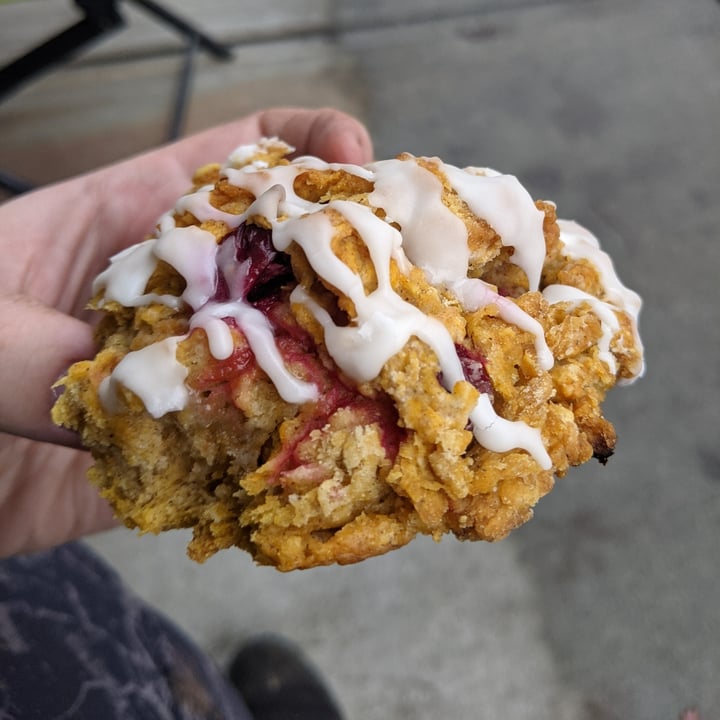 photo of Cafe la Vie Cranberry Pumpkin Scone shared by @mdsingleton on  23 Oct 2021 - review