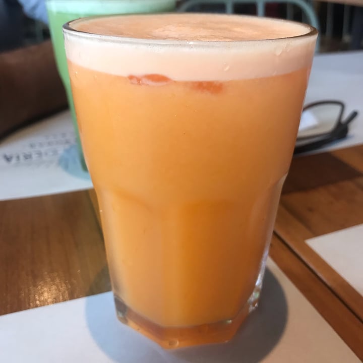 photo of Camaradería Gastrobar Suco de laranja e cenoura shared by @karynacezar on  01 Aug 2022 - review