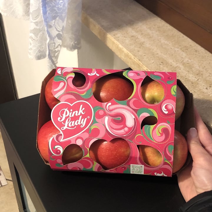 photo of Pink lady Pink Lady Apples shared by @cristinasummers on  06 May 2022 - review