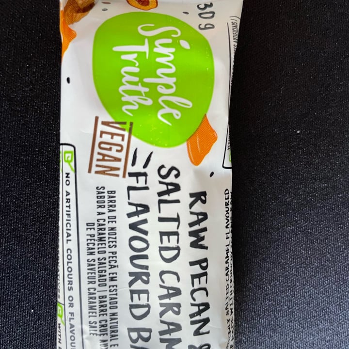 photo of Simple Truth Simple Truth Raw Pecan & Caramel Flavoured Bar shared by @elainee on  02 Jun 2022 - review