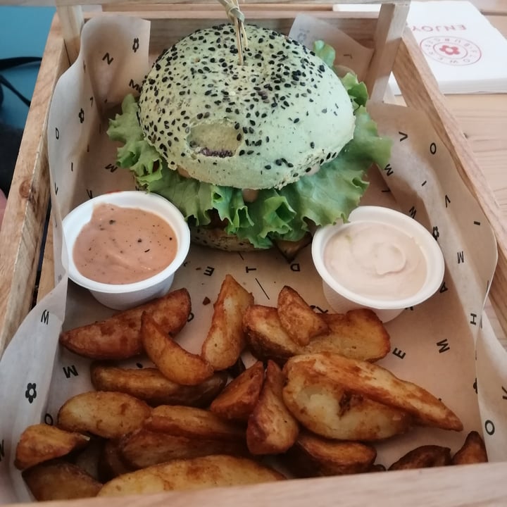 review photo of Flower Burger Jungle Burger shared by @gaiacelesterusso on 07 Apr 2022 - review